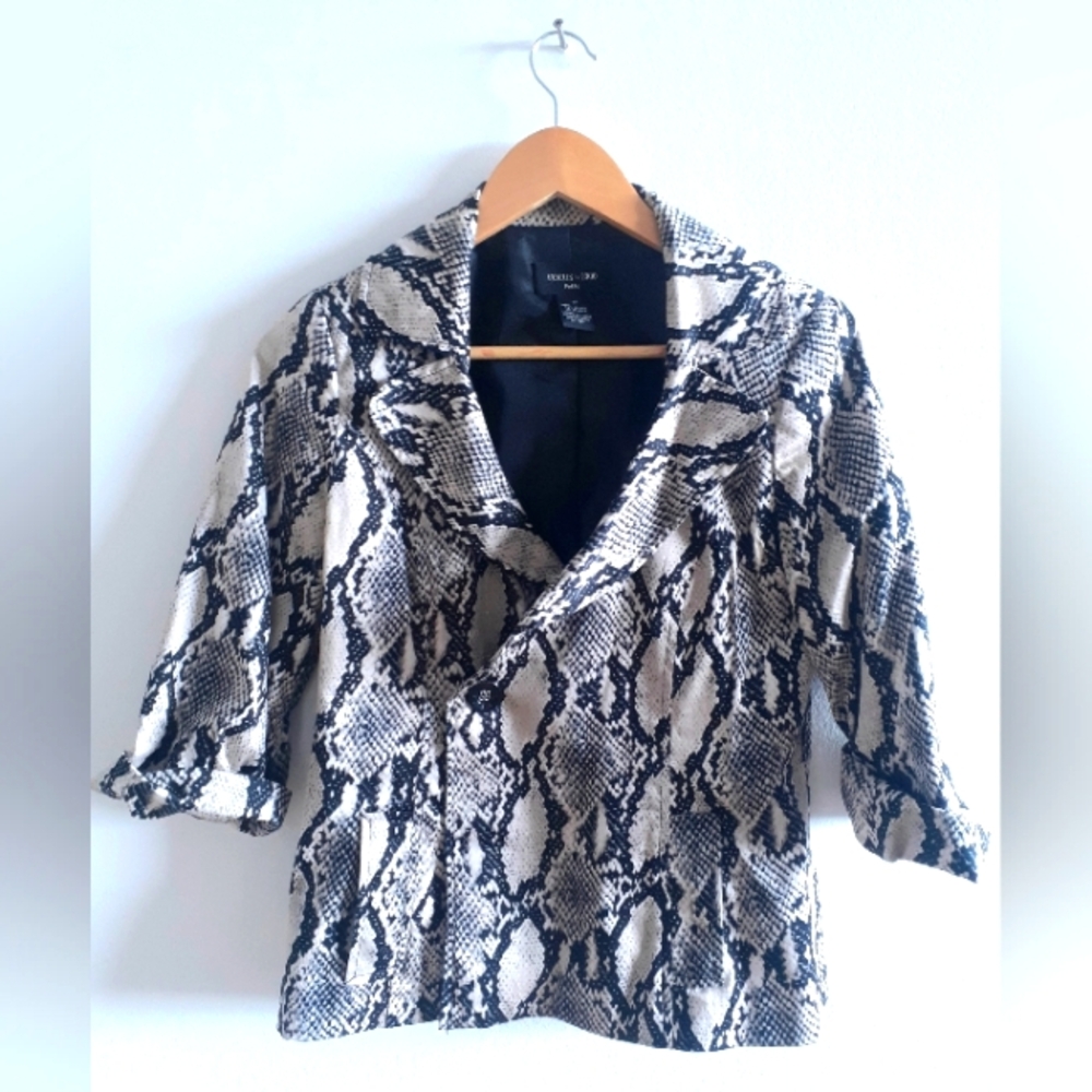 Snakeskin printed cropped blazer, full pockets, soft silky cotton blend
